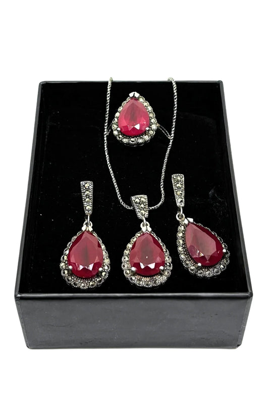 İri Markazit Çevrili Elmas Kesim Yakut Gümüş Set&Takım