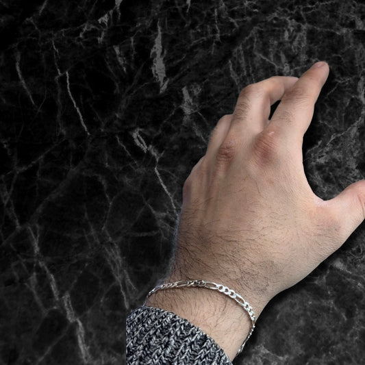 Orta Kalınlık Figaro Gümüş Zincir Bileklik