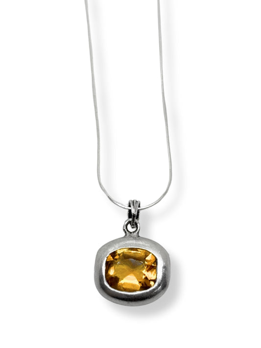 Çerçeveli Zirkon Gün Işıltısı Gümüş Kolye