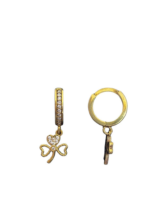 Minimal Taşlı Sallantılı Üç Yapraklı Yonca 24K Altın Kaplama Gümüş Halka Küpe 1.2x1.2 cm