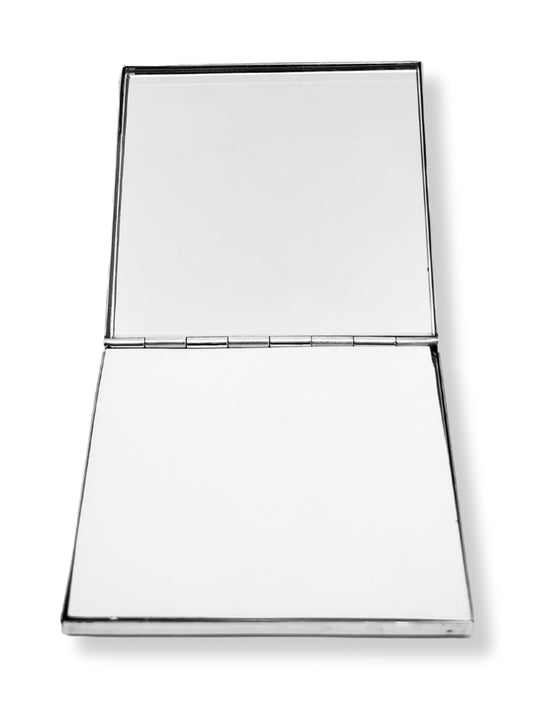 Çizgi Desenli Ortası Oval Kare Gümüş El Aynası OS