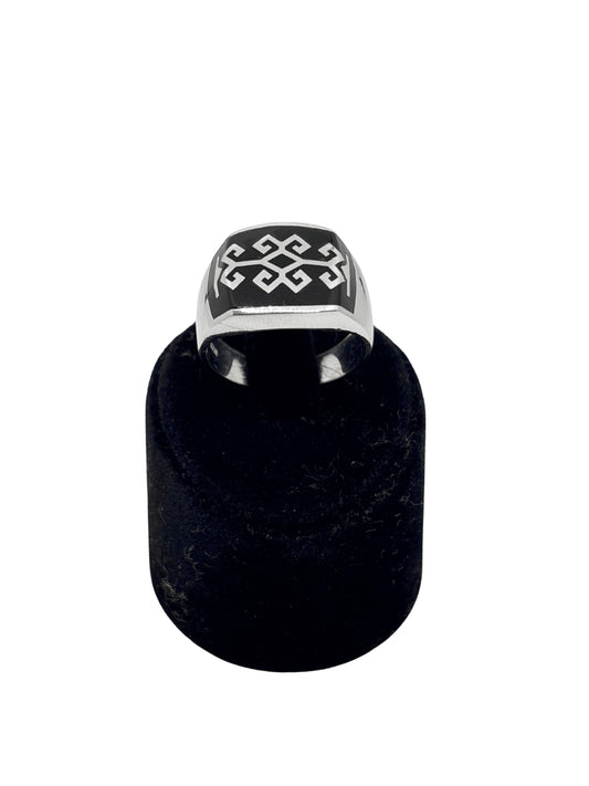 Siyah Mineli Desenli Gümüş Erkek Yüzük