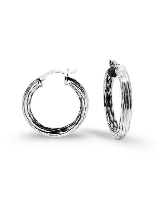 Çizgi Desenli Gümüş Boru Kadın Halka Küpe 2.7x2.7 cm