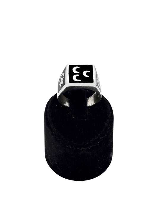 Kare Siyah Mineli Üç Hilal Gümüş Erkek Yüzük