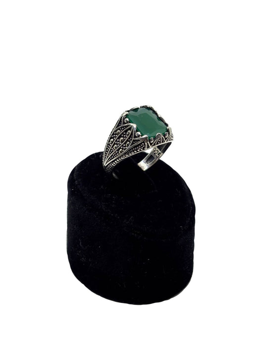 Markazit Çevrili Kare Zümrüt Taşlı Gümüş Erkek Yüzüğü