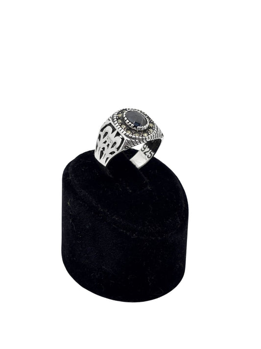 Markazit Detaylı Oval Oniks Gümüş Erkek Yüzük