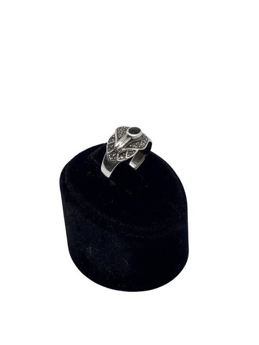 Markazit Taşlı Siyah Mineli Gümüş Kadın Yüzük