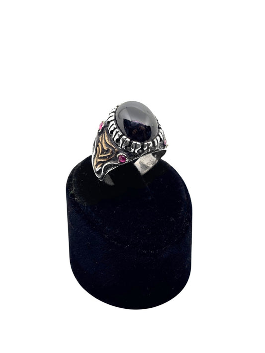 Oval Hematit Taşlı Minik Yakut Çevrili Gümüş Erkek Yüzük