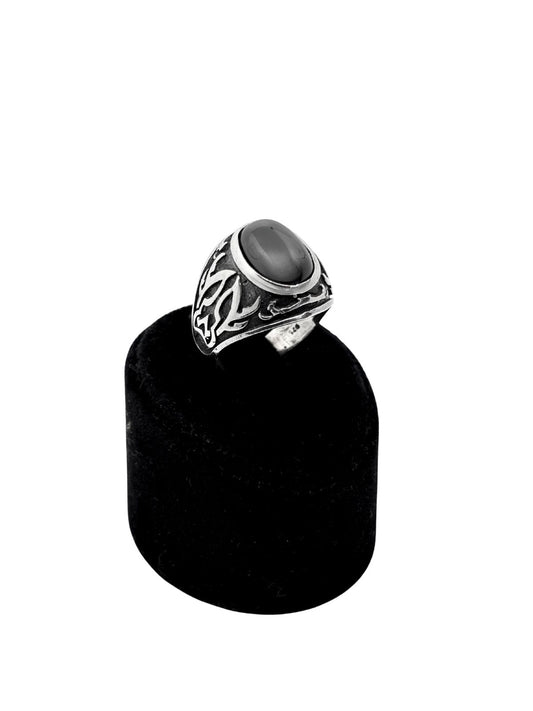 Oval Oniks Taşlı Oyma Desenli Gümüş Erkek Yüzük