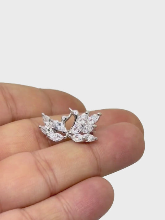 Baget Taşlı Çift Kuğu Gümüş Broş – 2.2x1.2 cm