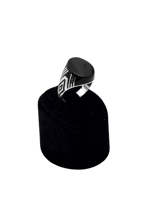 Siyah Mineli Oval Gümüş Erkek Yüzük