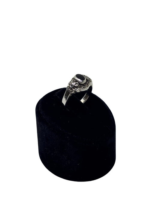 Vintage Desenli Markazit Taşlı Gümüş Kadın Yüzük