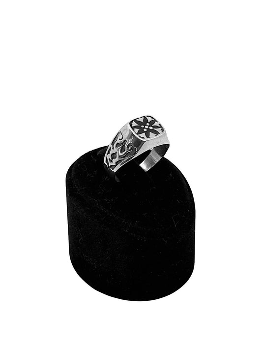 Vintage Motifli Mineli Gümüş Şövalye Yüzük