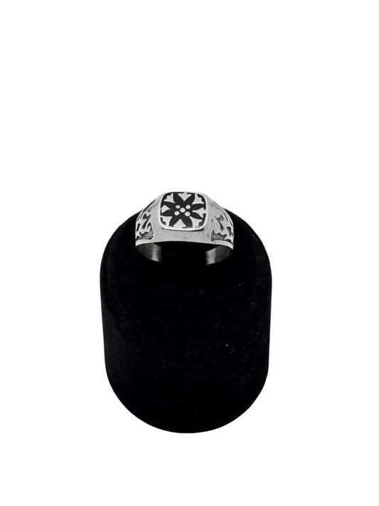 Vintage Motifli Mineli Gümüş Şövalye Yüzük