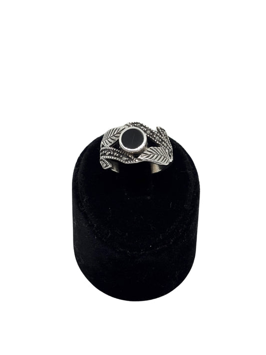 Yaprak Desenli Mineli Markazit Taşlı Gümüş Kadın Yüzük