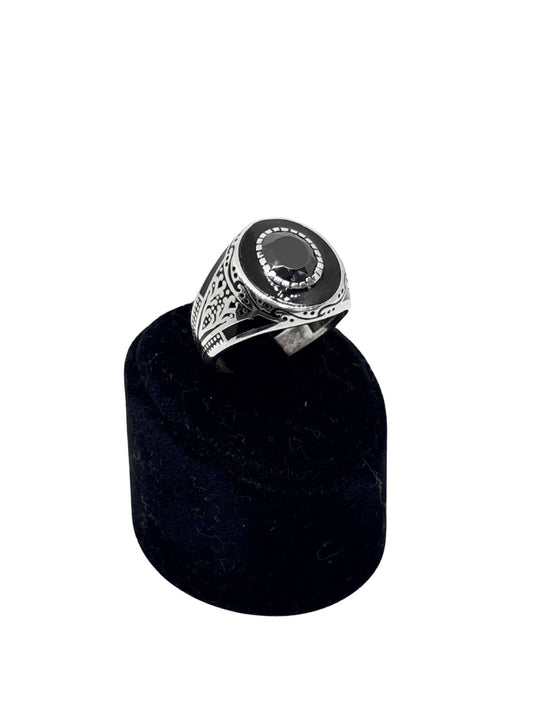 Yuvarlak Kesme Oniks Taşlı Gümüş Erkek Yüzük