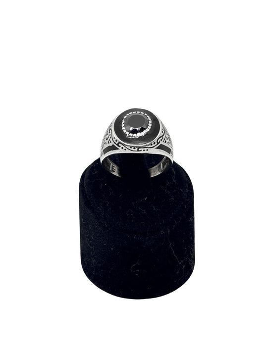 Yuvarlak Kesme Oniks Taşlı Gümüş Erkek Yüzük