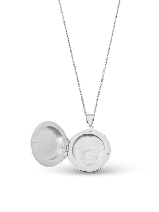 Yuvarlak Düz Lazer İşlemeli Kapaklı Gümüş Fotoğraflık Kolye 3.5x2.7 cm