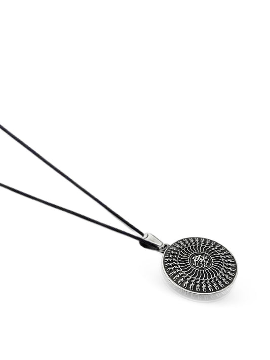 Besmele-i Şerif Yazılı Oksitli Yuvarlak Gümüş Madalyon Kolye 3x2.2 cm