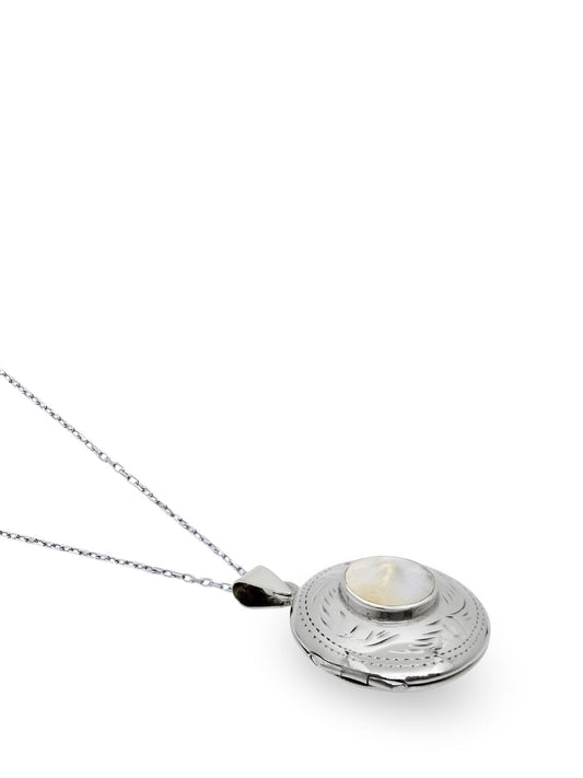 Yuvarlak Lazer İşlemeli Sedef Taşlı Kapaklı Gümüş Fotoğraflık Kolye 3.5x2.6 cm
