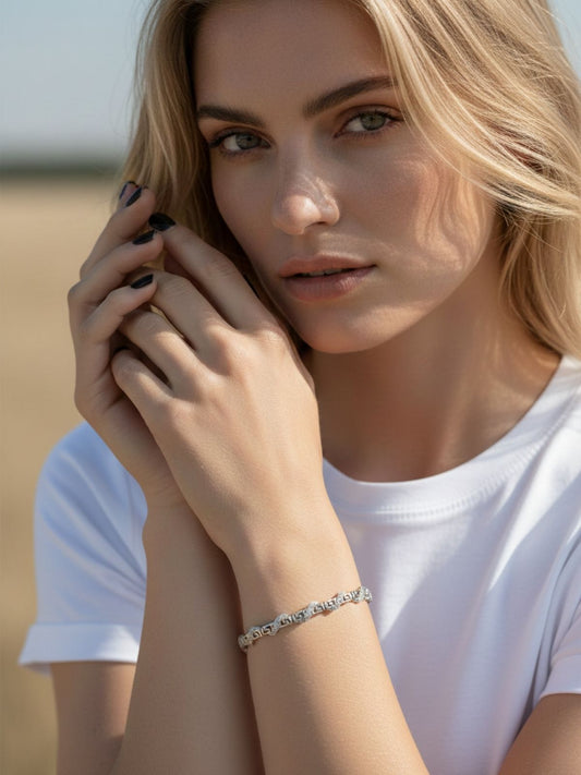 Grek Desenli Zirkon Taşlı Carme Gümüş Kadın Bileklik 18 cm