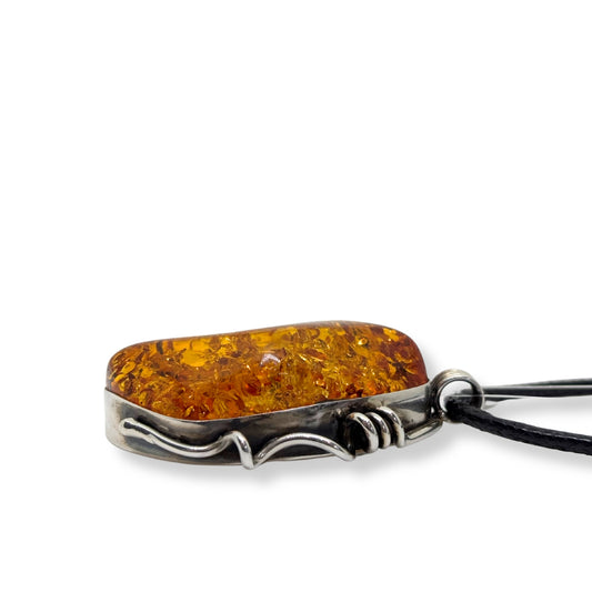 Amber Amber Natural Stone Silver Framed Women's Necklace