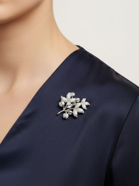 Çoklu Dallı Taşlı Yaprak Gümüş Broş 2.8x2.2cm