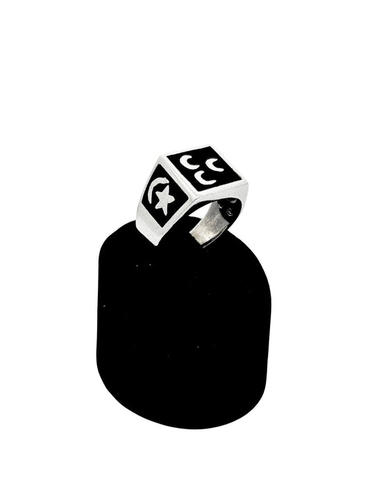 Kare Siyah Mineli Üç Hilal Gümüş Erkek Yüzük