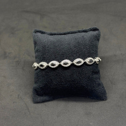 Silver Bracelet with Cut Onix Stone